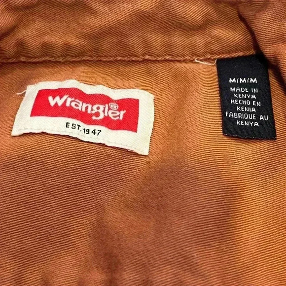 Super soft size medium men’s wrangler short sleeved button up shirt - Picture 2 of 5